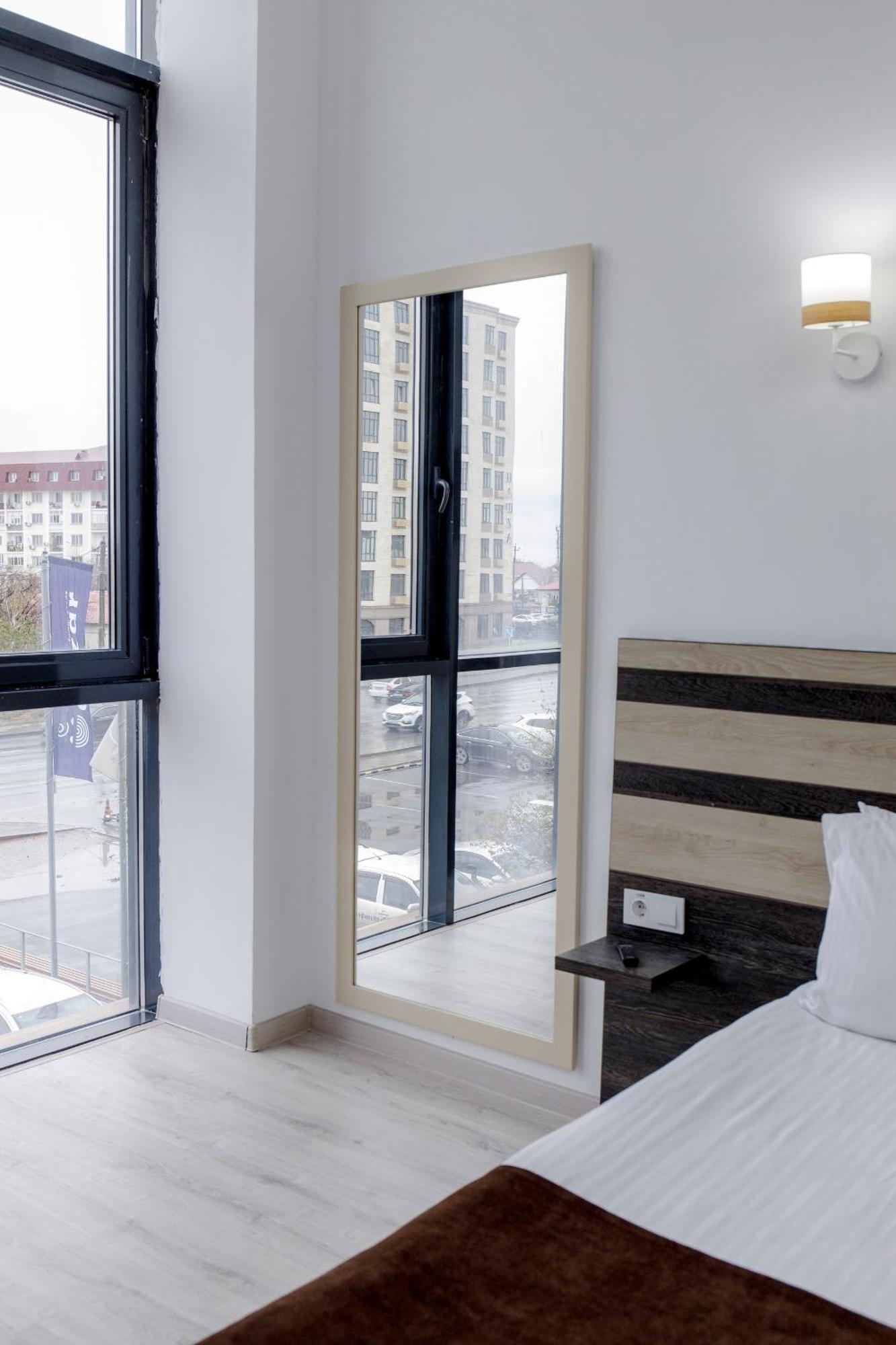 Hotel Infinity Plaza Block 1 Atyraū Esterno foto