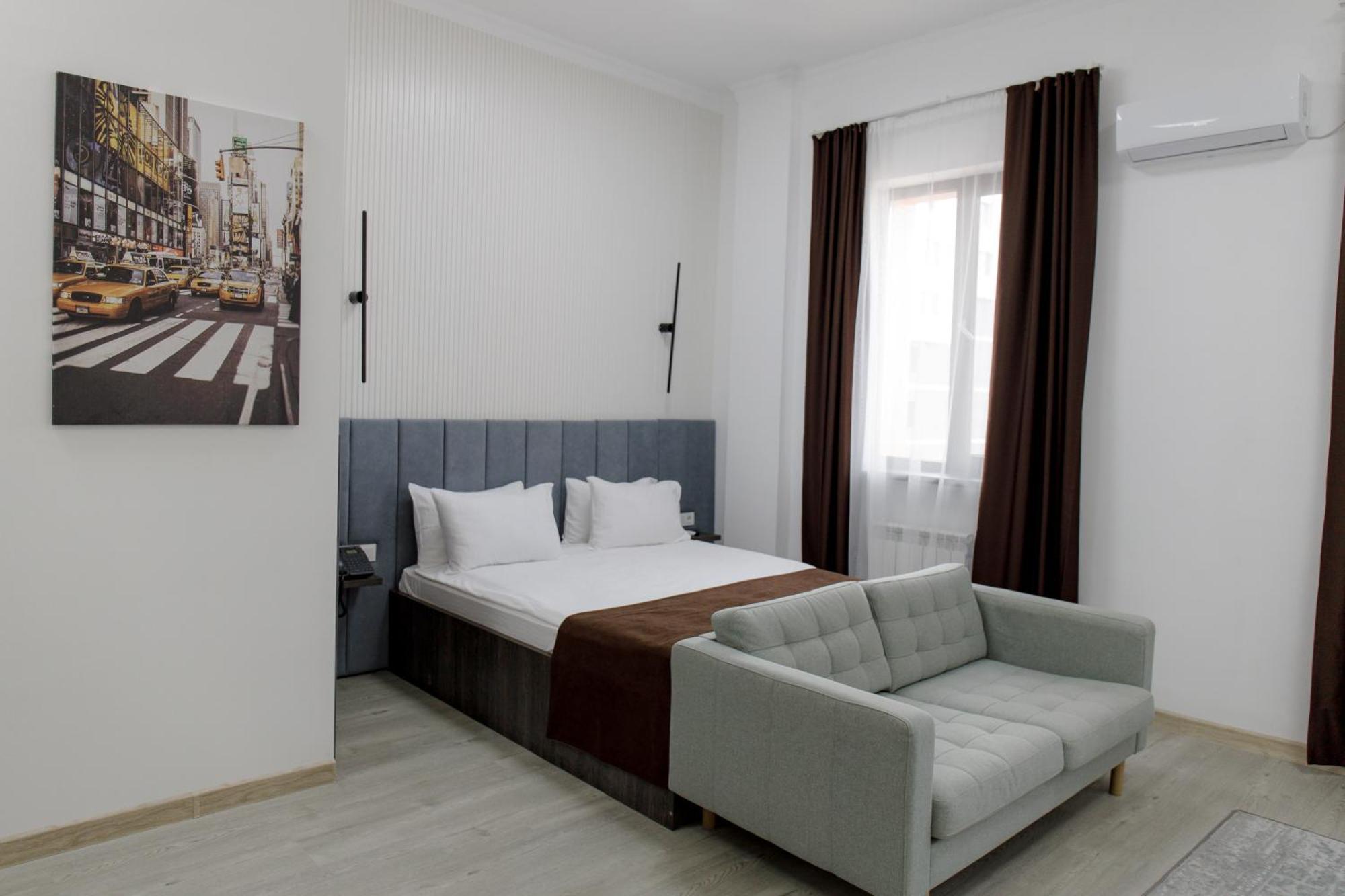 Hotel Infinity Plaza Block 1 Atyraū Esterno foto