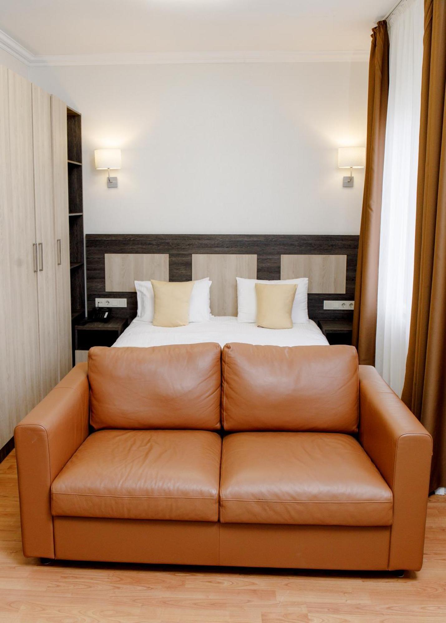 Hotel Infinity Plaza Block 1 Atyraū Esterno foto